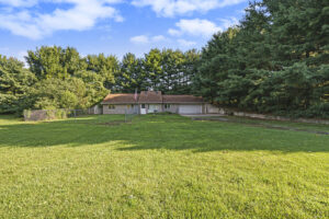 private secluded one-story home in Goshen, Indiana 46528 for sale by auction - Bright Star Real Estate Services